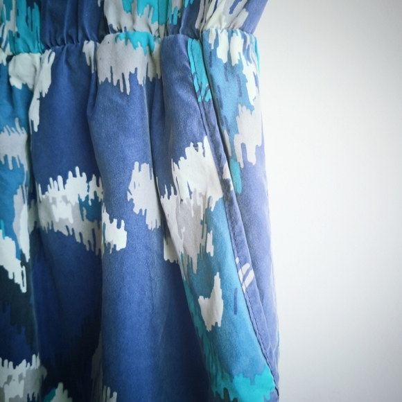 LOFT Ann Taylor Silky Blue Print Mini Skirt - Picture 3 of 5